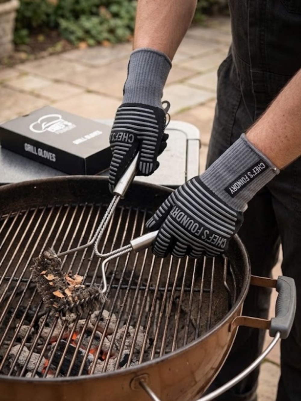 NWT Black Grill Gloves with Silicone Grip